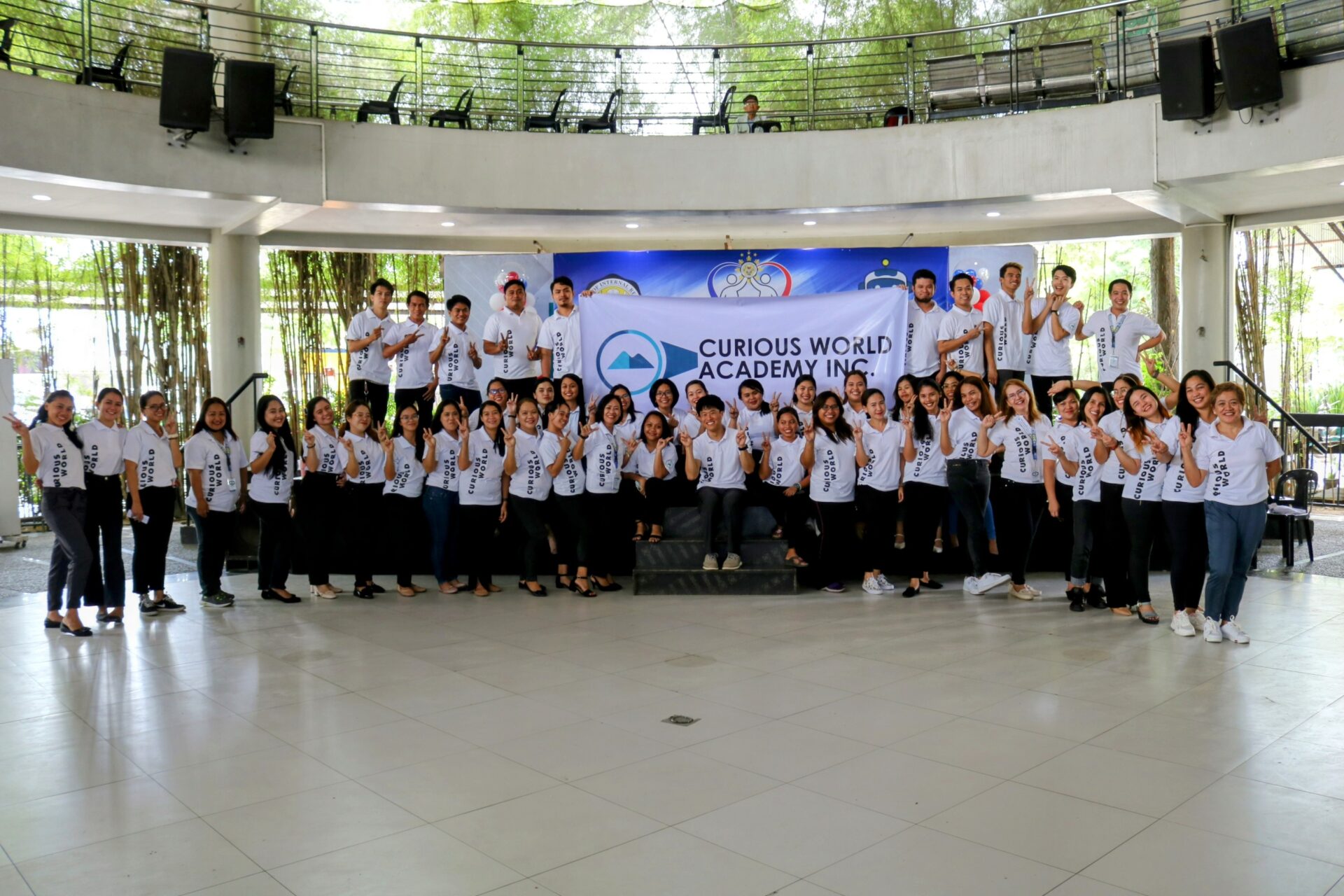 CURIOUS WORLD Vision